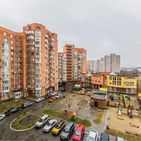 Комфортная Двухкомнатная Квартира Возле Метро Академгородок Kyjev Exteriér fotografie